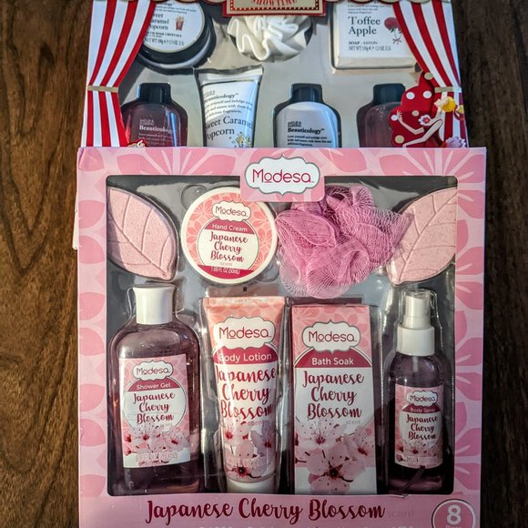 NWOT Bundle of two (2) gift box sets - Picture 4 of 11